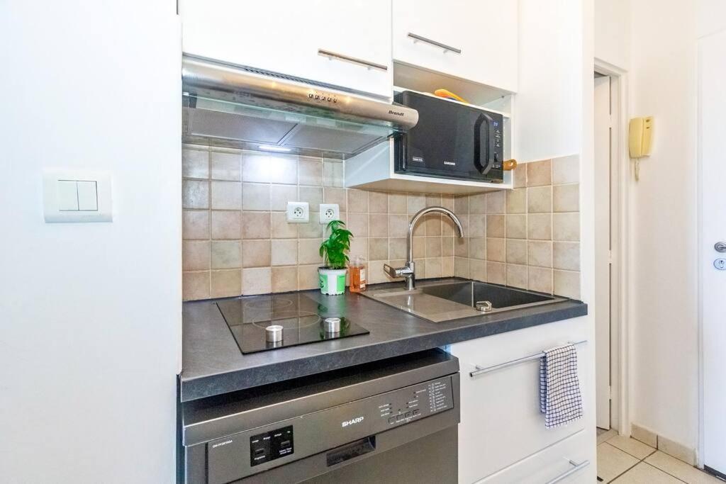 Oceanides - Studio Renove Avec Magnifique Vue Mer - Saint-Gilles-Les-Bains Екстериор снимка