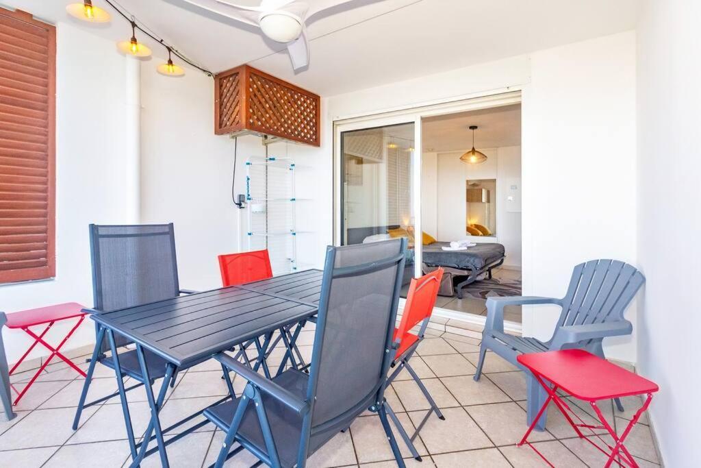 Oceanides - Studio Renove Avec Magnifique Vue Mer - Saint-Gilles-Les-Bains Екстериор снимка